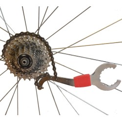 Crank cup sleutel – cranksleutel - tandwiel sleutel – kettingzweep – trapassleutel Crank cup sleutel – cranksleutel - tandwiel sleutel – kettingzweep – trapassleutel