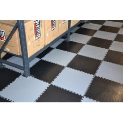 PVC kliktegel zwart 500 x 500 x 6 mm. Vloertegel voor industrieel gebruik - hamerslag anti slip profiel