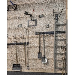 Spuitbushouder – flessenhouder – wandhouder voor spuitbussen en flessen 17 x 17 cm. Spuitbushouder – flessenhouder – wandhouder voor spuitbussen en flessen 17 x 17 cm.