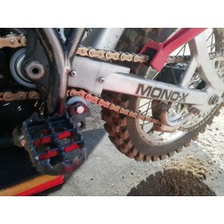 Kettingborstel rood voor motor- en fietsketting Kettingborstel rood voor motor- en fietsketting