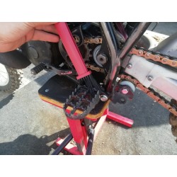 Kettingborstel rood voor motor- en fietsketting Kettingborstel rood voor motor- en fietsketting