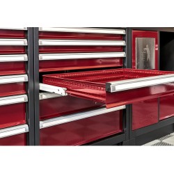 Complete werkplaatsinrichting donker rood, RVS blad,  gereedschapskast, 4 x hangkast,12 laden, 379,5 x 200 cm