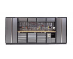 Complete Werkplaatsinrichting, werkbank houten blad, gereedschapskast, gereedschapsbord, 4 x hangkast,19 laden, 455 x 200 cm.