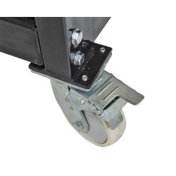 Werkbank op wielen met 160 x 70 cm. metalen blad. Werkbank op wielen met 160 x 70 cm. metalen blad.