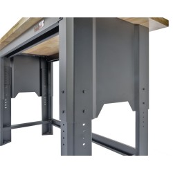 In hoogte verstelbare werkbank 200 cm. met lakschade In hoogte verstelbare werkbank 200 cm. met lakschade