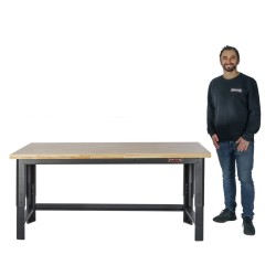 In hoogte verstelbare werkbank 200 cm. met lakschade In hoogte verstelbare werkbank 200 cm. met lakschade