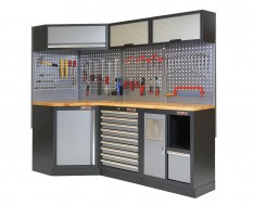 Complete werkplaatsinrichting, werkbank + hoekstuk met hardhouten blad, gereedschapskast gevuld met gereedschap, 223 x 200 cm.